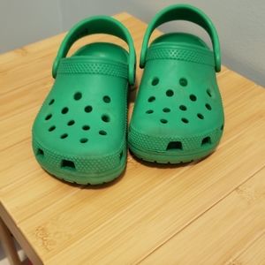 Kids crocs size 10. Gently used.